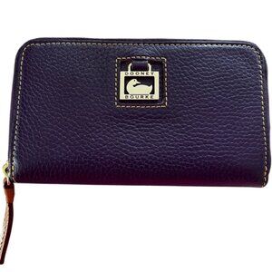 Dooney & Bourke Dillen Zip Around Contentinental Purple Wallet - EUC